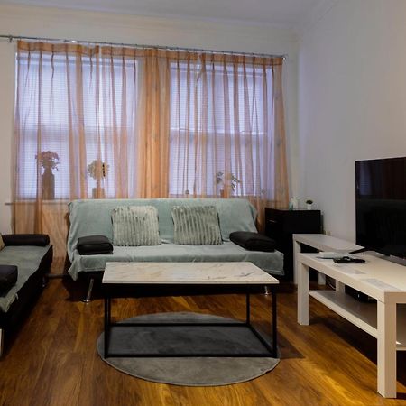 Ocean Waves Apartment Near Bournemouth Beach Екстер'єр фото