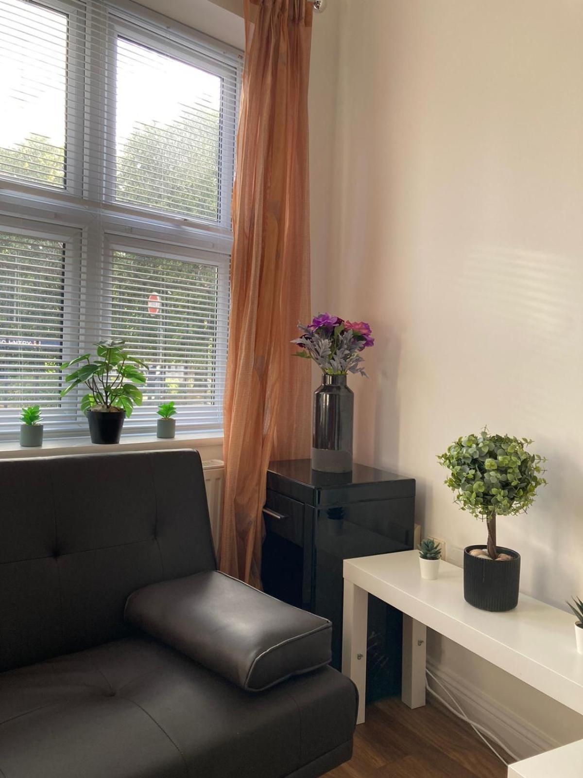 Ocean Waves Apartment Near Bournemouth Beach Екстер'єр фото