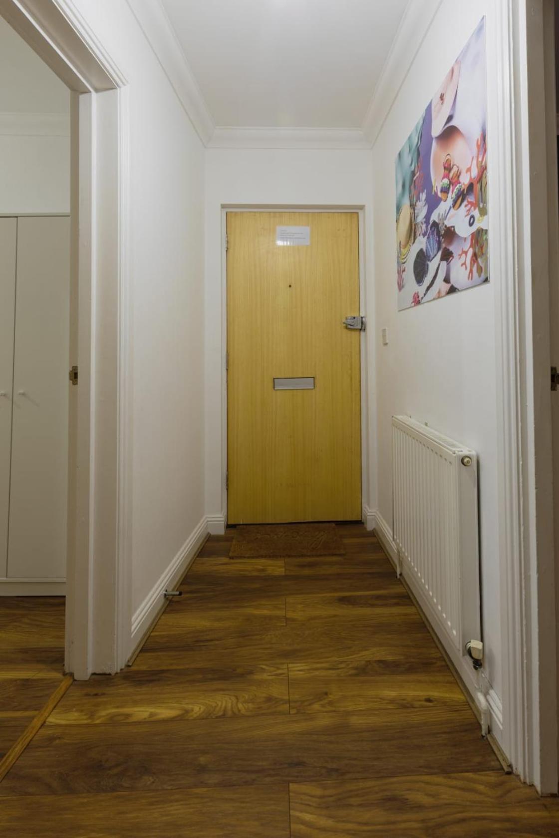 Ocean Waves Apartment Near Bournemouth Beach Екстер'єр фото