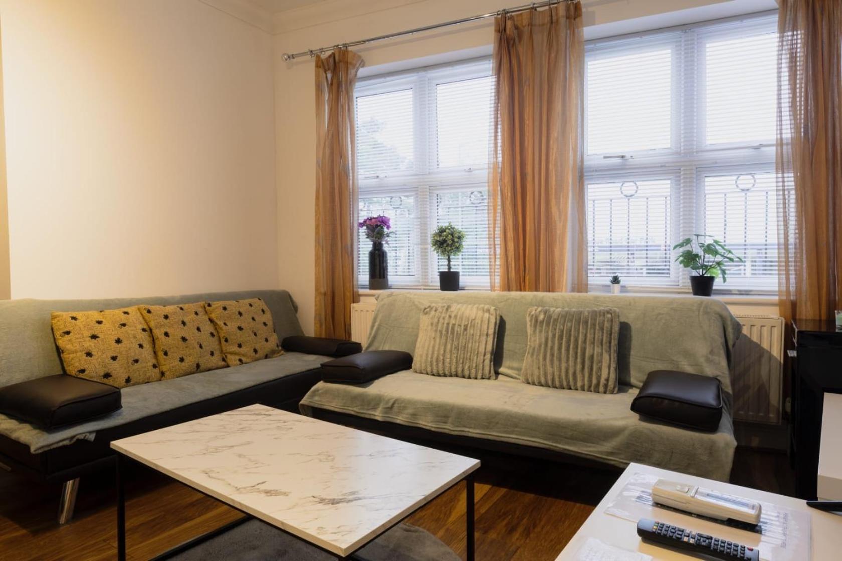 Ocean Waves Apartment Near Bournemouth Beach Екстер'єр фото
