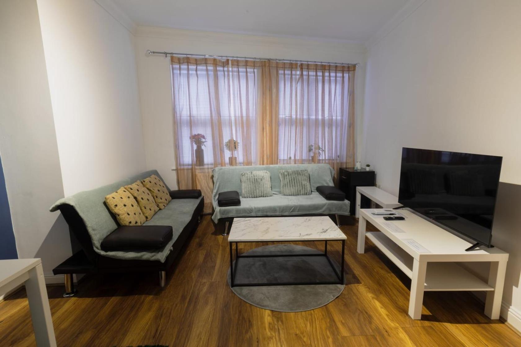 Ocean Waves Apartment Near Bournemouth Beach Екстер'єр фото