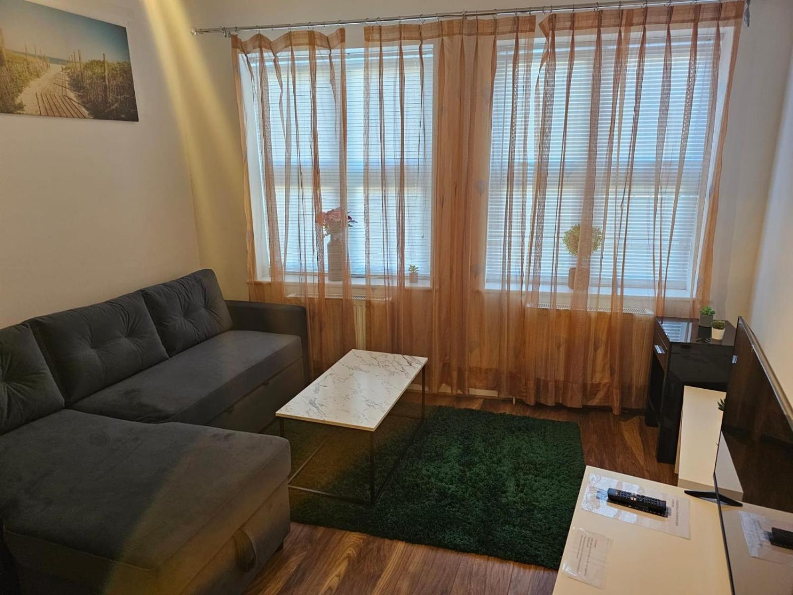 Ocean Waves Apartment Near Bournemouth Beach Екстер'єр фото